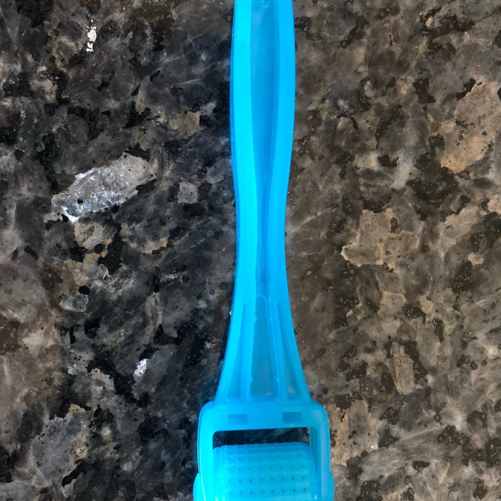 Rodan and fields amp roller